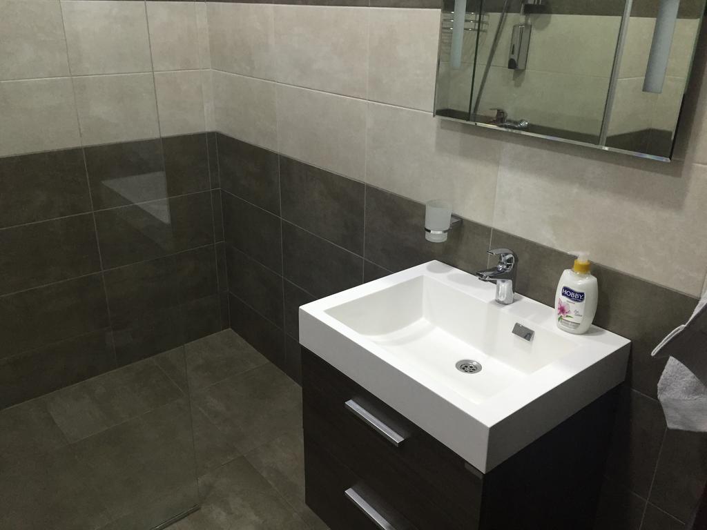 Sea Towers 2 Room Apartment Batumi Exteriör bild